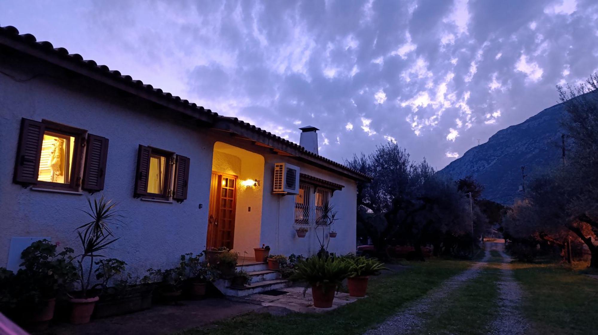 Nafpaktos Cottage By The Sea For Travelers And Dreamers! Zewnętrze zdjęcie